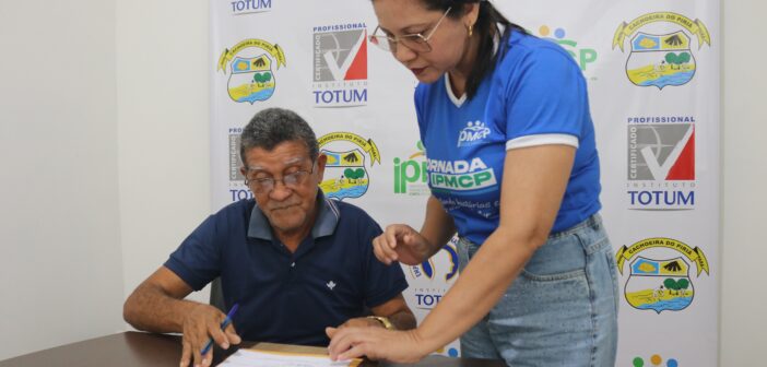 IPMCP concede 54ª aposentadoria a professor após 32 anos de dedicação à educação